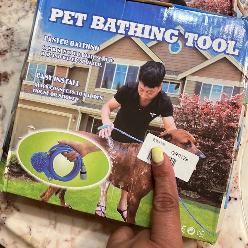 Pet  bathing tool for cats and dogs
